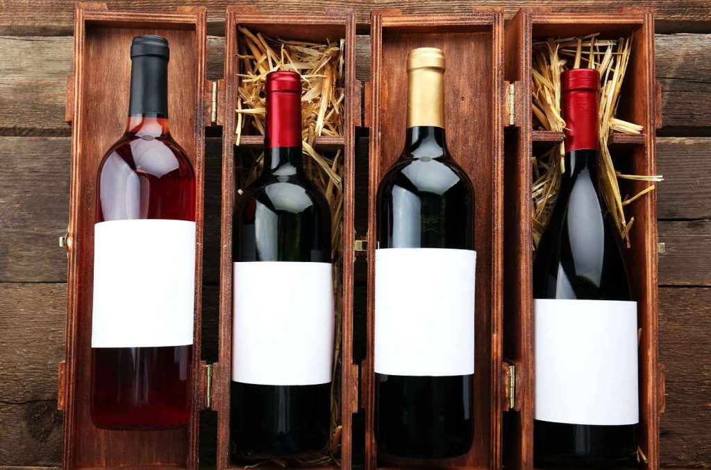 רכישת יין: כיצד מארזי יין משפיעות על תפיסה וצריכה בבחירות הצרכנים?